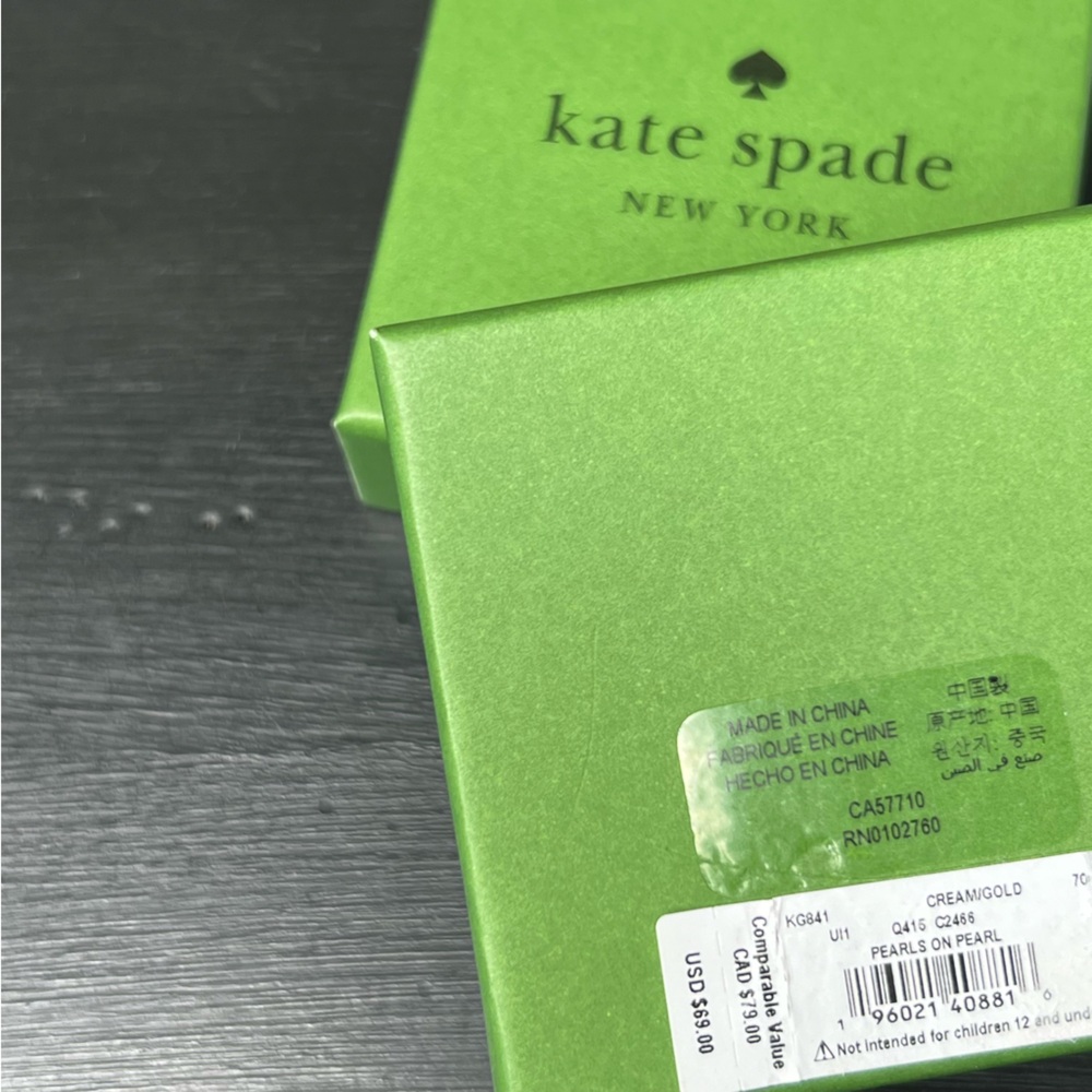Kate Spade Pearls on Pearls stud earrings NWT/ NIB - Picture 4 of 5